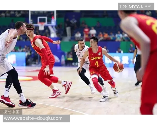 中国与塞尔维亚小组赛精彩对决展现篮球魅力与团队精神