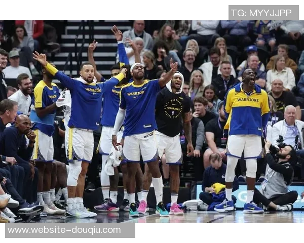 勇士队与布鲁克林篮网的激烈对决谁能笑到最后精彩赛事回顾与分析