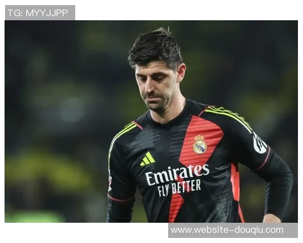 库尔图瓦：从守门员到球队灵魂的传奇之路与辉煌成就